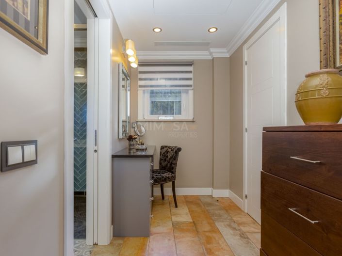 Image No.31-5 Bed House for sale