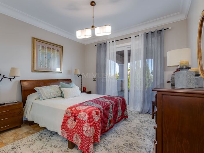 Image No.37-5 Bed House for sale