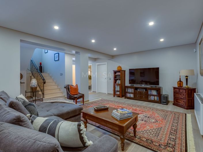 Image No.40-5 Bed House for sale
