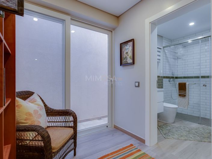 Image No.48-5 Bed House for sale