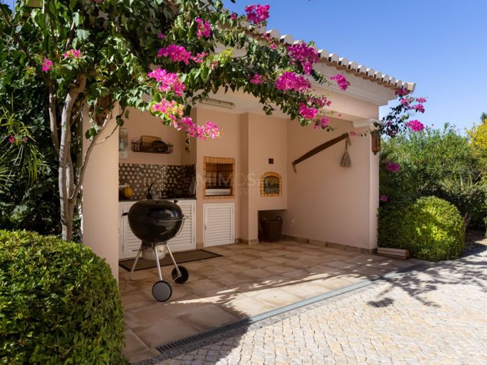 Image No.6-5 Bed House for sale