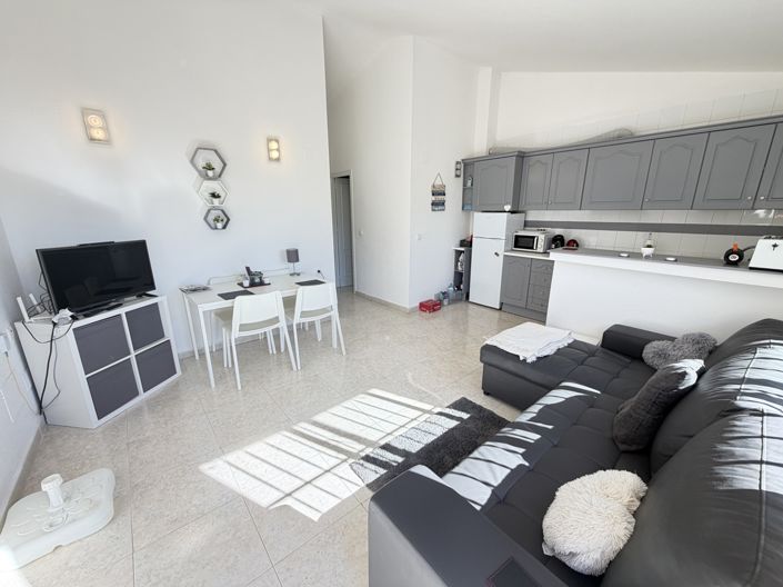 Image No.5-Appartement de 2 chambres à vendre