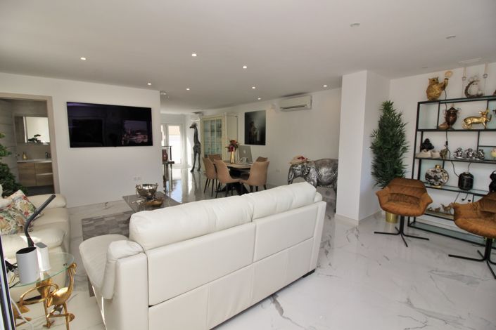 Image No.5-2 Bed Villa for sale