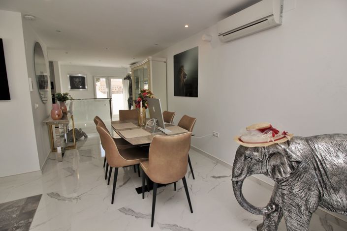 Image No.7-2 Bed Villa for sale