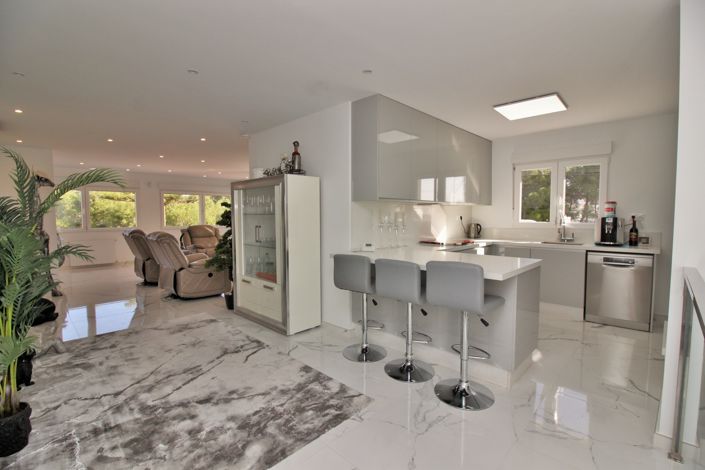 Image No.9-2 Bed Villa for sale