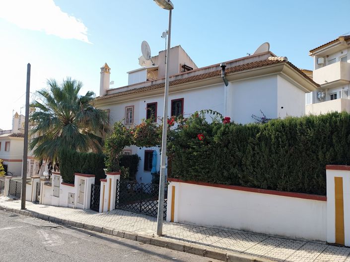 Image No.34-3 Bed Townhouse for sale