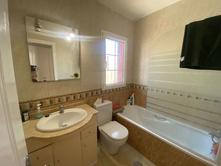 Image No.41-3 Bed Townhouse for sale