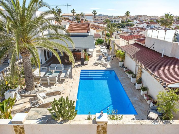 Image No.1-5 Bed Villa for sale
