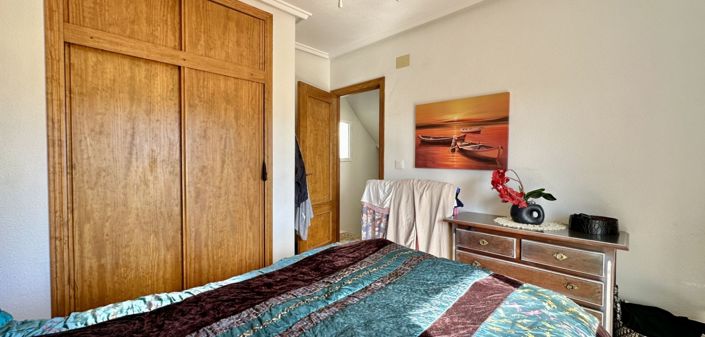 Image No.27-3 Bed Townhouse for sale