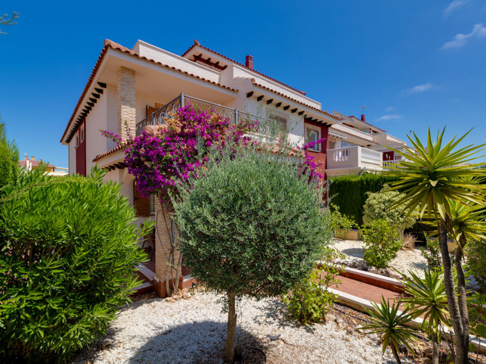 Image No.19-3 Bed Townhouse for sale