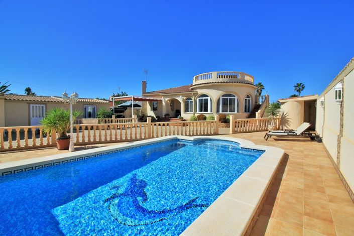 Image No.1-4 Bed Villa for sale