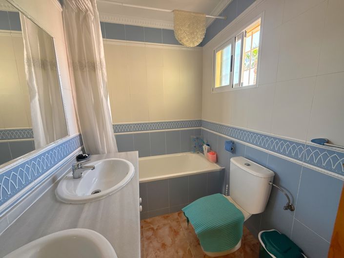 Image No.35-3 Bed Villa for sale