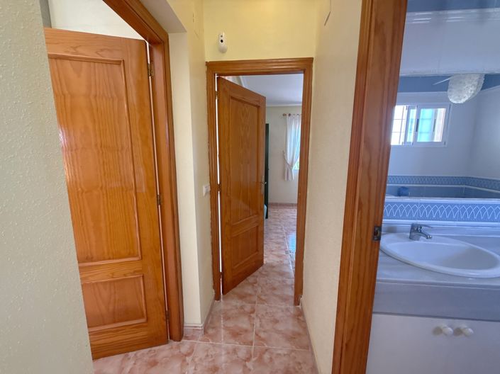 Image No.4-3 Bed Villa for sale