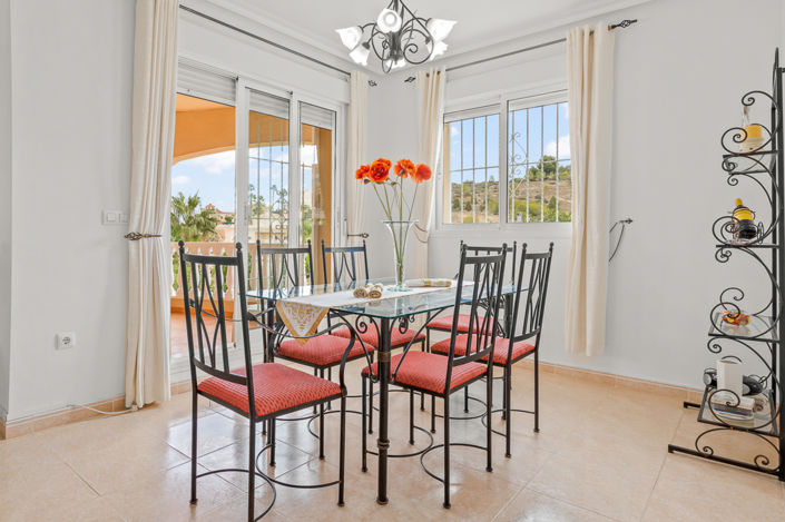 Image No.4-4 Bed Villa for sale