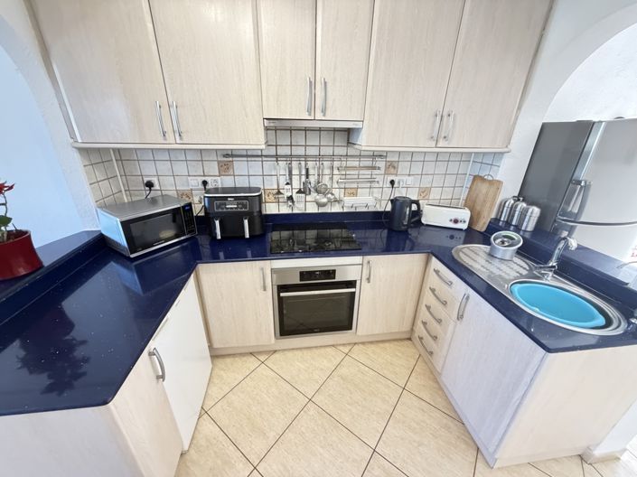 Image No.8-3 Bed Townhouse for sale