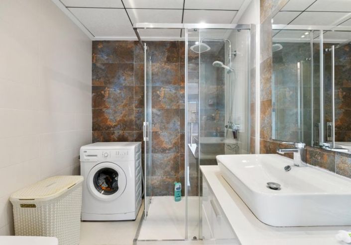 Image No.15-3 Bed Townhouse for sale