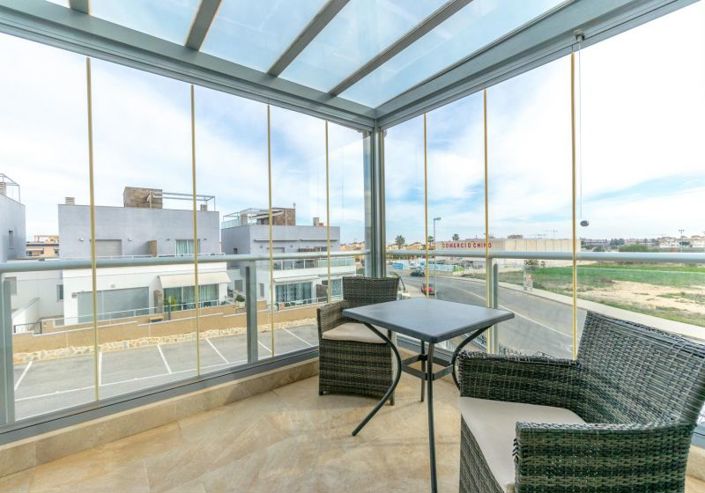 Image No.18-3 Bed Townhouse for sale