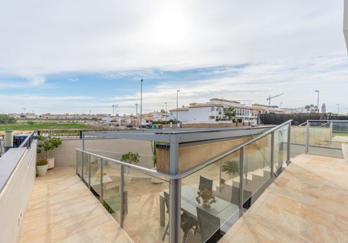 Image No.34-3 Bed Townhouse for sale