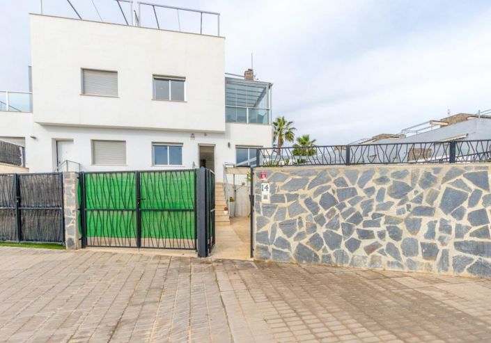 Image No.37-3 Bed Townhouse for sale