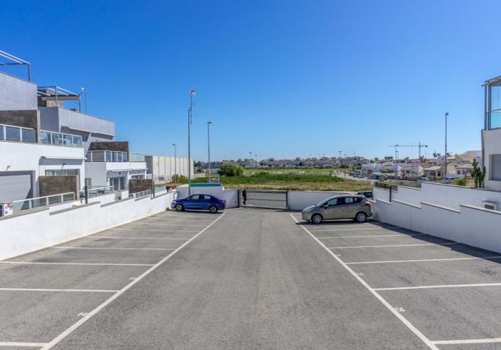 Image No.41-3 Bed Townhouse for sale