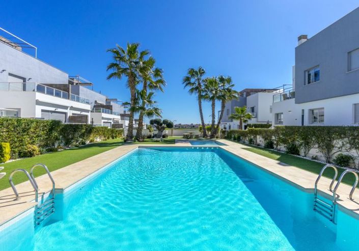 Image No.6-3 Bed Townhouse for sale