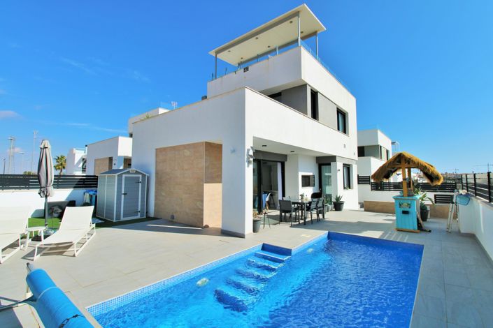 Image No.1-3 Bed Villa for sale