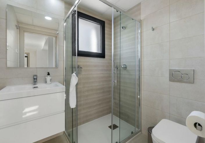 Image No.15-4 Bed Apartment for sale