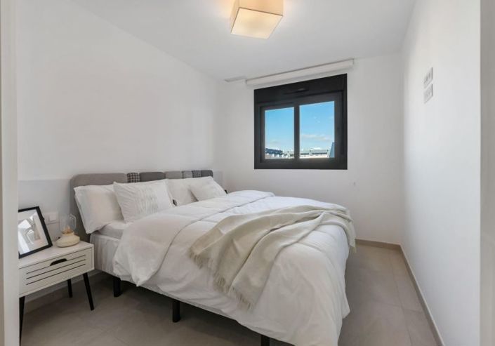 Image No.17-4 Bed Apartment for sale