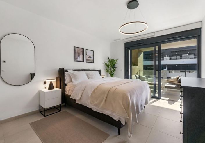 Image No.19-4 Bed Apartment for sale