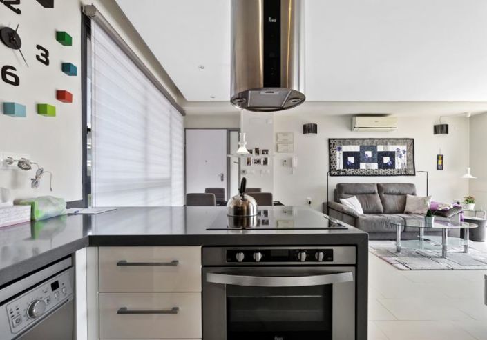 Image No.10-3 Bed Apartment for sale