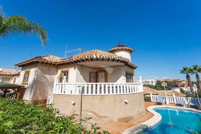 Image No.1-4 Bed Villa for sale