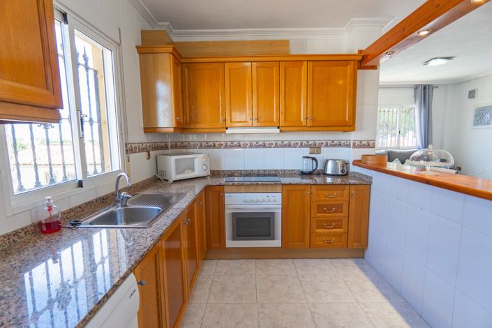 Image No.12-4 Bed Villa for sale