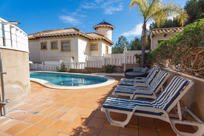 Image No.2-Villa de 4 chambres à vendre à Villamartin