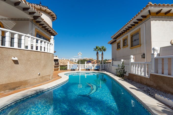 Image No.4-4 Bed Villa for sale