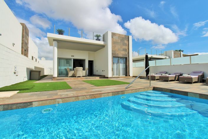 Image No.1-3 Bed Villa for sale