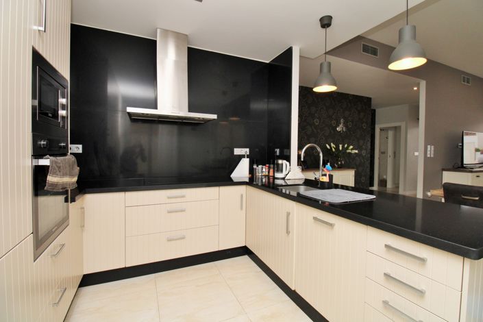 Image No.12-3 Bed Villa for sale