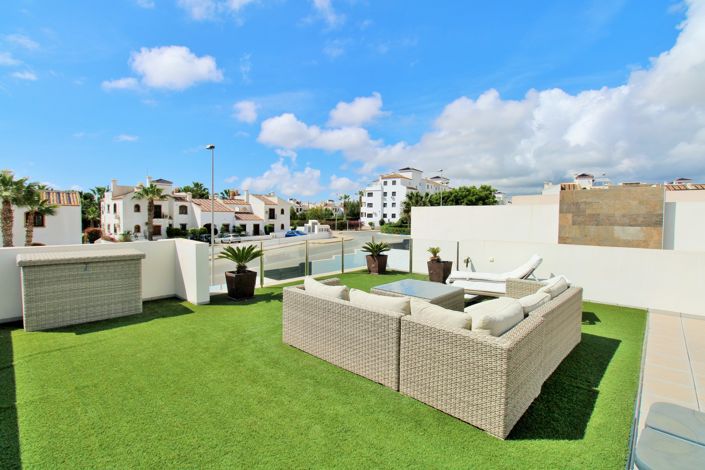 Image No.3-3 Bed Villa for sale