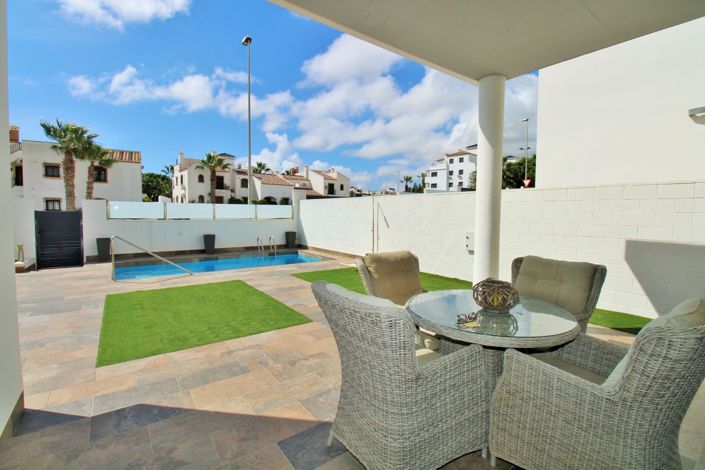 Image No.30-3 Bed Villa for sale