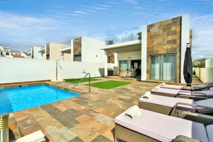 Image No.33-3 Bed Villa for sale