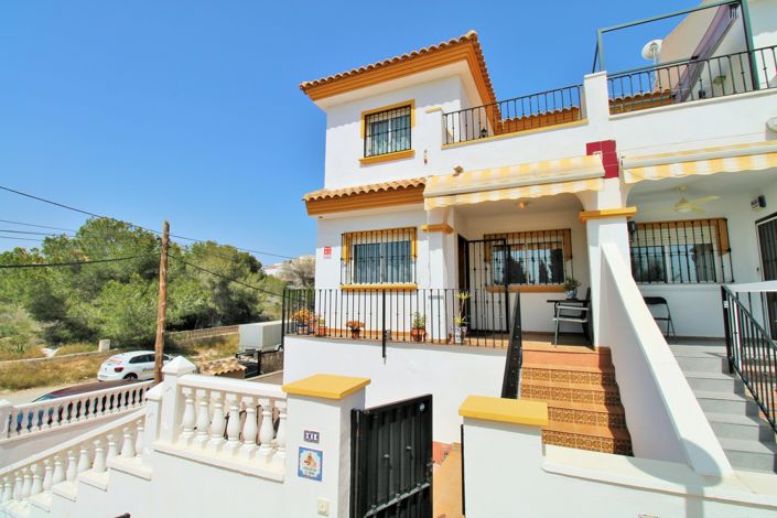 Image No.1-3 Bed Townhouse for sale