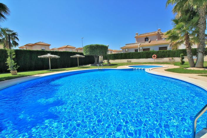 Image No.1-3 Bed Townhouse for sale