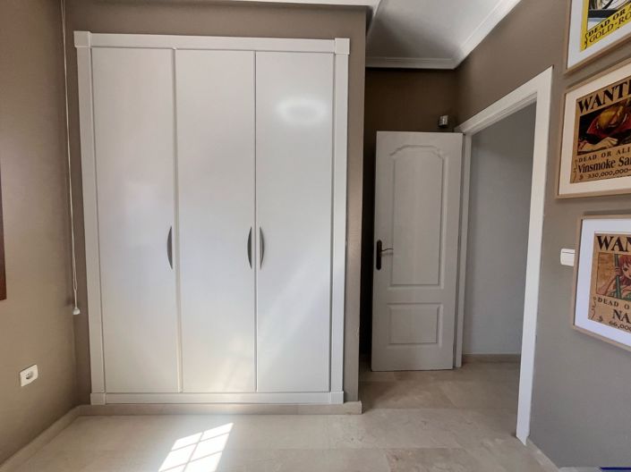 Image No.14-3 Bed Townhouse for sale