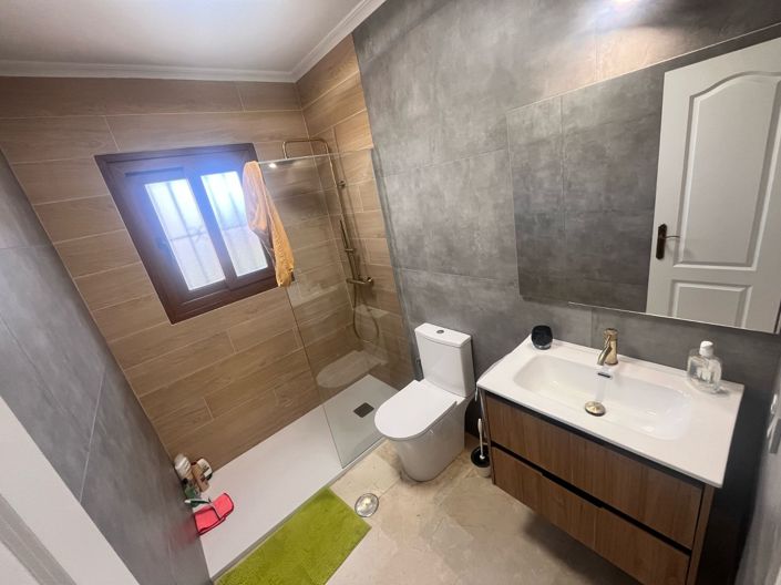 Image No.8-3 Bed Townhouse for sale