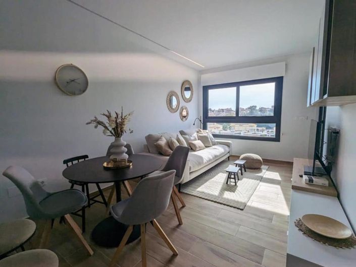 Image No.23-2 Bed Apartment for sale