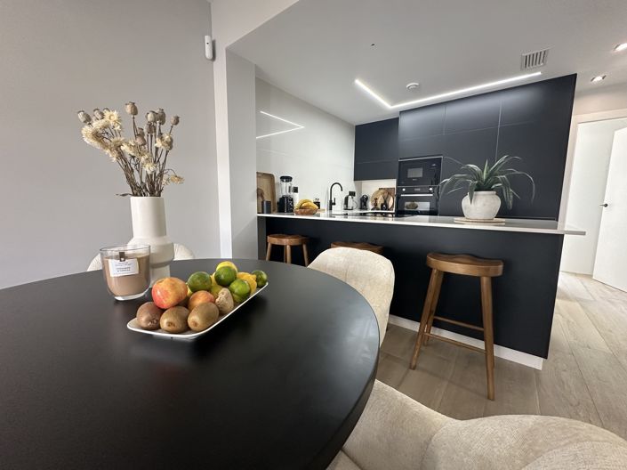 Image No.10-3 Bed Apartment for sale