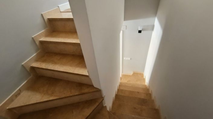 Image No.23-3 Bed Townhouse for sale