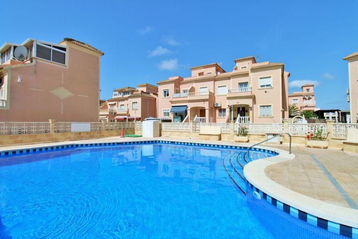 Image No.1-3 Bed Townhouse for sale