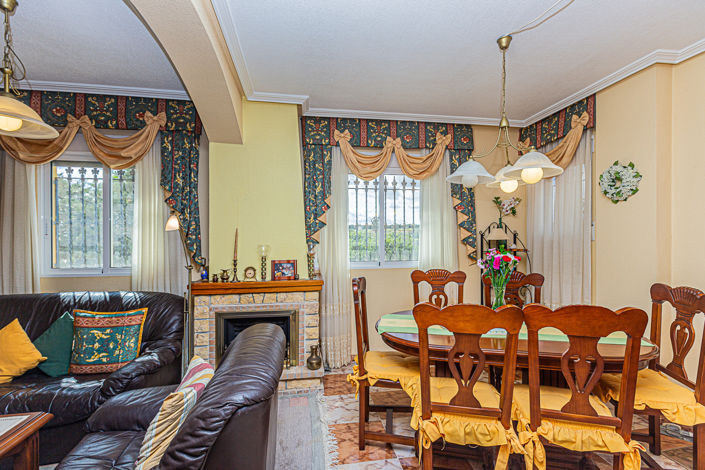 Image No.6-3 Bed Townhouse for sale