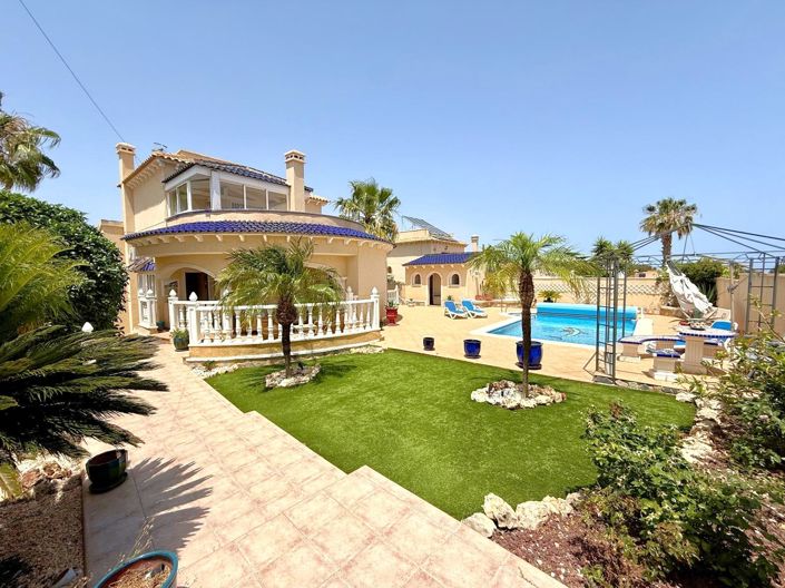 Image No.1-3 Bed Villa for sale