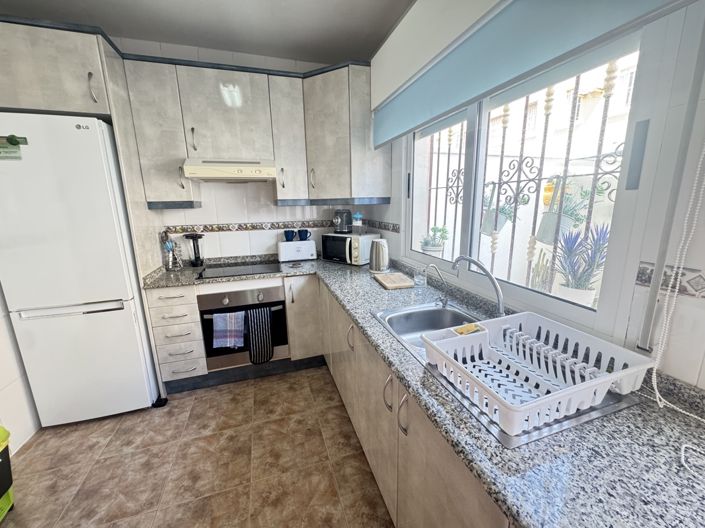 Image No.8-3 Bed Townhouse for sale